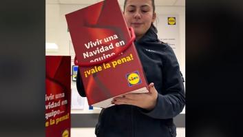 Una empleada de Lidl reacciona a su cesta de Navidad: alucina tanto con lo último que saca que hasta la empresa responde