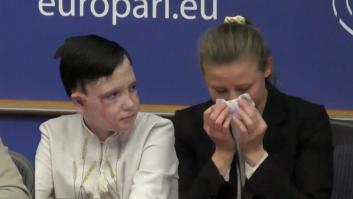 Una intérprete se derrumba durante el testimonio de un niño ucraniano en el Parlamento Europeo