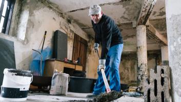 Hacen pasar un almacén como loft y lo alquilan por 280 euros en Nochevieja: "Resulta algo nauseabundo"