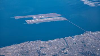 El famoso aeropuerto de 17 millones de euros se hunde en el mar y ya se habla de fracaso histórico