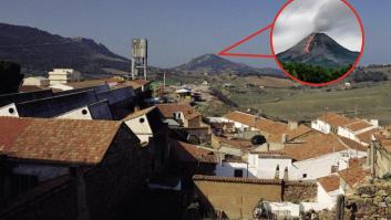 La localidad de Almadén (Ciudad Real) y una imagen superpuesta de un volcán