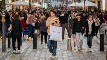 Ni corbatas ni perfumes: el texto exacto que debes escribir a la IA para que encuentre el regalo más personal de la Navidad