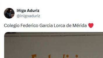 El lema que hay escrito en el patio de este colegio de Mérida es para copiarlo y repetirlo por toda España