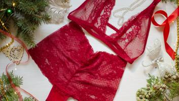 ¿Se mantiene el 'boom' de la ropa interior roja en Nochevieja?: su origen y cómo se ha ido transformando ante el reinado del negro