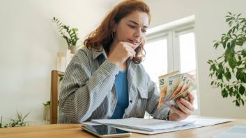 La echan de su trabajo soñado y salta a su negocio del siglo al descubrir el tesoro oculto en la basura del otro