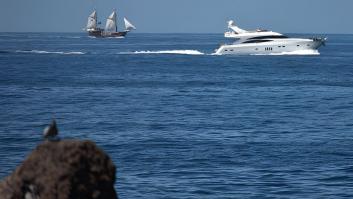 María, joven trabajando como jefa de azafatas de yate en Tenerife: "Me han regalado oro, paquetes de vacaciones, el Rolex que llevo puesto"