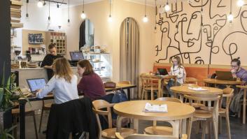 El jefe le comunica que finaliza el teletrabajo con un mensaje abstracto y el empleado contraataca con la misma moneda