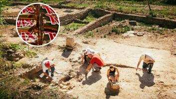 El envoltorio de una chocolatina resuelve el misterio de una excavación arqueológica en Escocia: "Hemos tenido mucha suerte al datar el material"