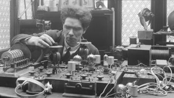 Acertó con las pantallas, pero falló en los camareros: la predicción de un científico en 1926 sobre cómo viajaríamos en metro hoy