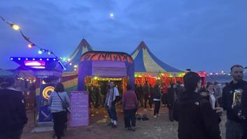 Más de mil vehículos se han congregado en el pantano del Cenajo, en el término municipal de Hellín (Albacete), para celebrar una fiesta rave con motivo del año nuevo.