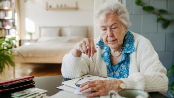 Confirmado por la Seguridad Social: el cambio en las pensiones que permite "tirar a la basura" tus dos peores meses para cobrar más desde 2026