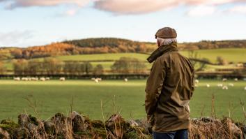 Gerardo, médico rural jubilado: "Es habitual ver personas de 95 o 96 años que salen a andar todos los días 4 o 5 kilómetros"