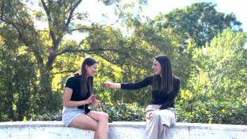 Amandine, profesora de francés, pide un desayuno y se queda a cuadros con cómo pronunciamos mal algo 'típico' suyo: "Dios mío"