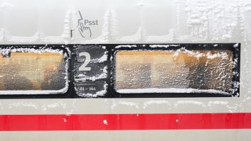 Ni Renfe ni Ouigo: nieve en el pasillo y mantas contra la hipotermia en un trayecto de tren de pesadilla en pleno temporal de nieve