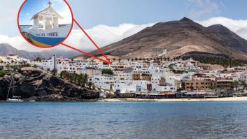 El pueblo de Canarias con una ermita que llegó por mar: los altares están hechos con conchas