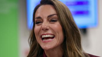 Kate Middleton, muy sonriente en su visita al Charing Cross Hospital de Londres