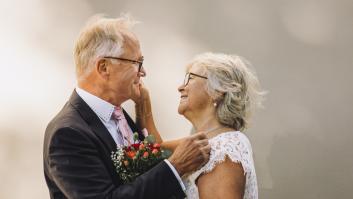 La broma de Harold (91 años) al "casarse" con su mujer tras 70 años juntos: "Es una gran decisión, ¿estás segura?"