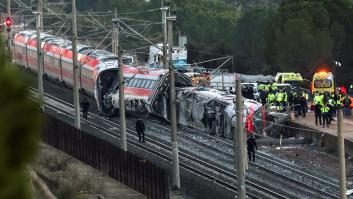 Última hora del descarrilamiento en Adamuz, Córdoba, en directo: Óscar Puente califica el accidente de tren de "realmente extraño"