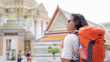 Kim, 29 años, finge un viaje a lo mochilera por el mundo mientras se daba rayos UVA para parecer morena: "Publicaba atardeceres en Instagram, pero llevaba 4 meses viviendo en secreto con mis padres en el pueblo"