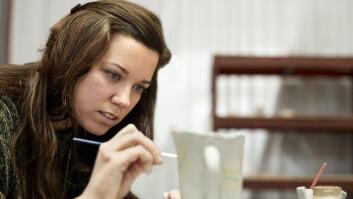 Belén, de financiera en una multinacional tecnológica a montar un taller de alfarería: "Al estar dos horas concentrada es una desconexión casi meditativa"