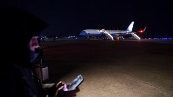 Trump llegará con retraso a Davos: el Air Force One le da un susto en pleno vuelo