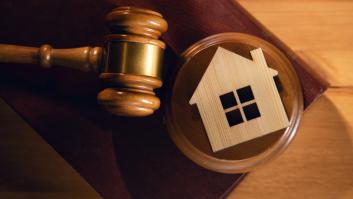 Multan con 93.400 euros a un casero por meter a una familia en una caseta de jardín de 25 metros cuadrados: "Totalmente inadecuado para vivir"