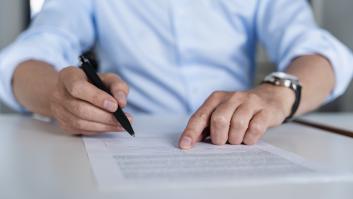 Cuidado con los contratos temporales en rebajas para que no te den gato por liebre como trabajador: las empresas se juegan hasta 6.250 euros de multa