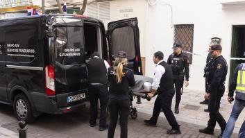 Un hombre mata a su padre, hiere a la madre y se suicida tirándose de la azotea en Málaga