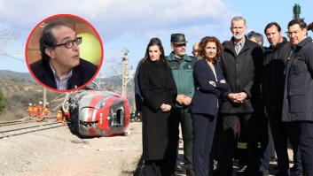 Pocos han reaccionado a esta comentada foto de los reyes en Adamuz como lo ha hecho José Miguel Villarroya: termina con una comparación