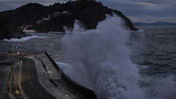 Alerta por riesgo de desabastecimiento de supermercados en el norte de España por el temporal: los camiones, parados