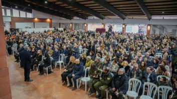 El pueblo de Adamuz desborda su caseta municipal para honrar a las víctimas del trágico accidente