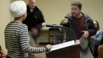 Rocían una sustancia química a la congresista demócrata Ilhan Omar en un discurso en Minneapolis
