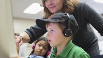 Élise, maestra con 25 años de experiencia, cobra 2.800 euros netos al mes: "Es insuficiente"