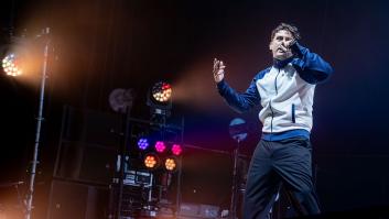 Delaossa sufre una aparatosa caída en su primer concierto en el Movistar Arena de Madrid