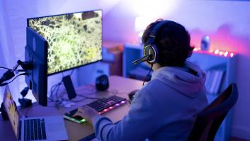 Max, joven, desarrolla un videojuego de simulación agrícola y lleva más de 400.000 descargas: "Son mi género"