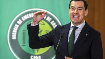 SEVILLA. 03/02/2026. - El presidente de la Junta de Andalucía, Juanma Moreno, informa a los medios tras haber presidido la reunión del Comité Asesor del Plan Territorial de Emergencias de Andalucía, ante el riesgo de llegada de un fenómeno meteorológico adverso que podría traer lluvias intensas y constantes a partir del martes por la noche. EFE/ Raul Caro