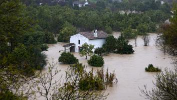 Leonardo baja la amenaza tras las lluvias históricas en Andalucía: vuelven las clases pero siguen los desalojos y las alertas