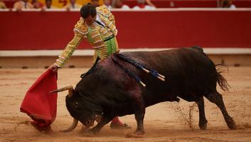 La Diputación de Almería promueve la tauromaquia entre niños con juegos para aprender a usar los capotes y las muletas
