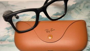 Así son las Ray-Ban Meta 2 en su modelo 'Wayfarer' y su estuche de carga, en color marrón.