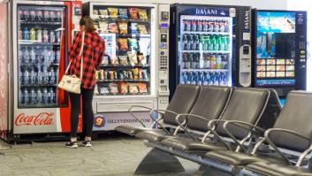 Compra una botella de agua en el aeropuerto y se da cuenta de un detalle muy importante: "No ha sucedido hasta que el mercado ha sido intervenido"