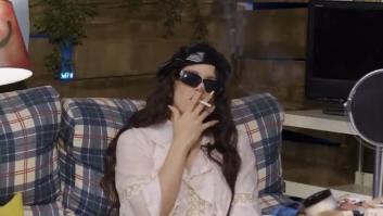 La plataforma Nofumadores denuncia a Rosalía y Soy una pringada por fumar en un pódcast