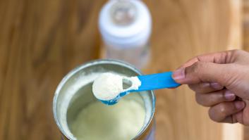 Un ingrediente minúsculo, un desastre masivo: un proveedor chino provoca la mayor retirada de leche infantil de la historia a nivel mundial