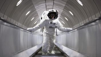 Los astronautas y sus costumbres antes de viajar: de plantar árboles a firmar puertas