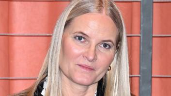 Mette-Marit de Noruega y la realeza europea: dos desplantes, uno de ellos también a Felipe y Letizia, y una gran amistad 'royal' en peligro por Epstein