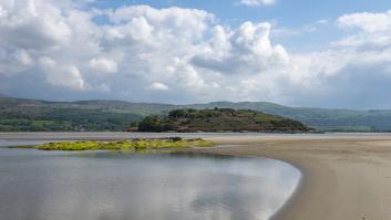 Comprarte esta isla privada entera cuesta menos que un piso en Madrid o Barcelona, aunque tiene truco