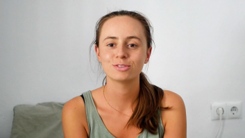 Una joven australiana afincada en Sevilla comparte su mayor choque cultural: "En Australia el problema se soluciona en 15 o 20 minutos, aquí tienes que ir a una oficina tres o cuatro veces"