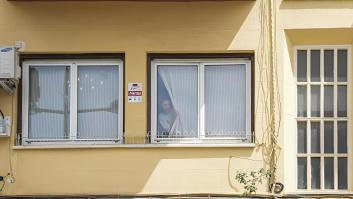 Una inquilina que debía abandonar la vivienda al vencer el contrato de alquiler se cae accidentalmente por la ventana y condenan al propietario