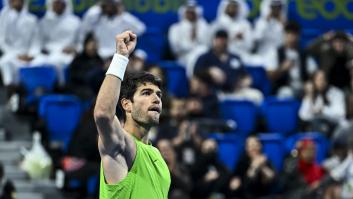 Alcaraz se corona como campeón en el ATP de Doha tras vencer a Fils en la final
