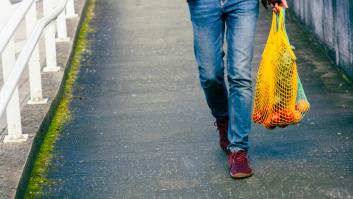 "Si lo llego a saber, no compro": la rebelión vecinal en el barrio 'eco' donde no puedes ni descargar la compra