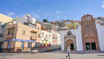 La prensa británica busca islas canarias "sin turistas" mientras un residente les corrige: "No protestamos contra los turistas, sino por la falta de vivienda social"